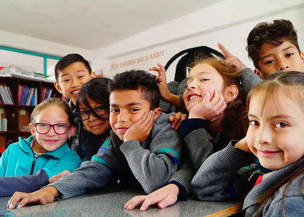 niños en aula de escuela primaria particular en Cuautitlán Izcalli, conviviendo y recibiendo formación académica de calidad